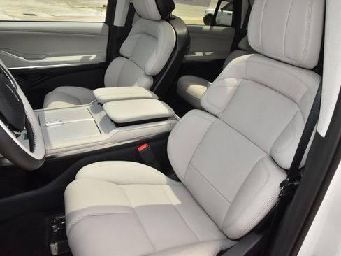 New 2026 Lincoln Navigator L Reserve w/ Jet Appearance Package AWD/4WD image 37