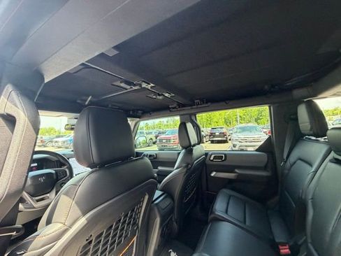 Used 2023 Ford Bronco Badlands w/ Sasquatch Package AWD/4WD image 16