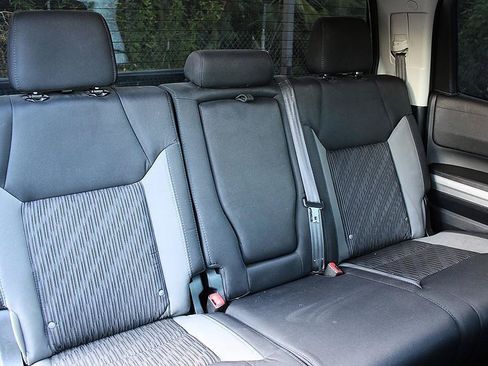 Used 2014 Toyota Tundra SR5 w/ SR5 Upgrade Package RWD image 21