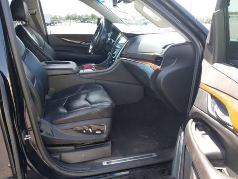 Used 2019 Cadillac Escalade ESV Premium Luxury AWD/4WD image 9
