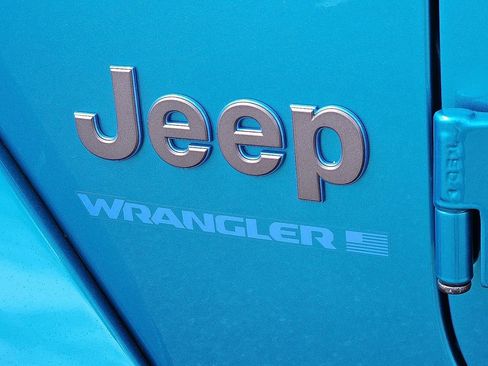 Used 2024 Jeep Wrangler Unlimited w/ Convenience Group AWD/4WD image 11
