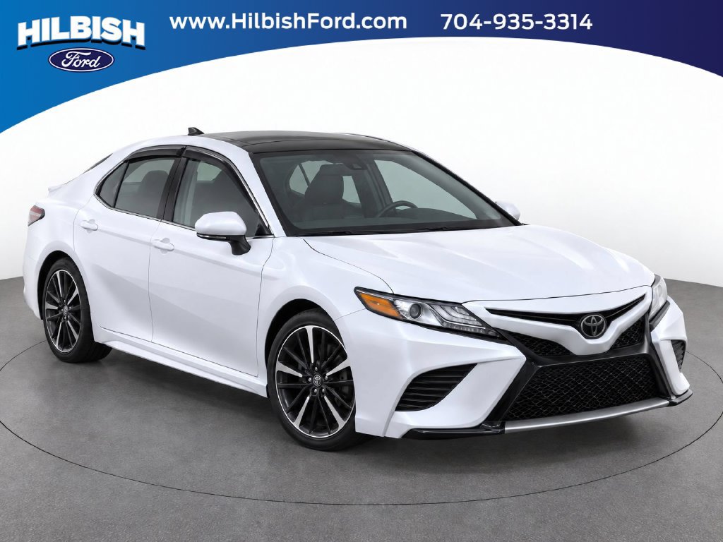 Used 2020 Toyota Camry XSE FWD image 1