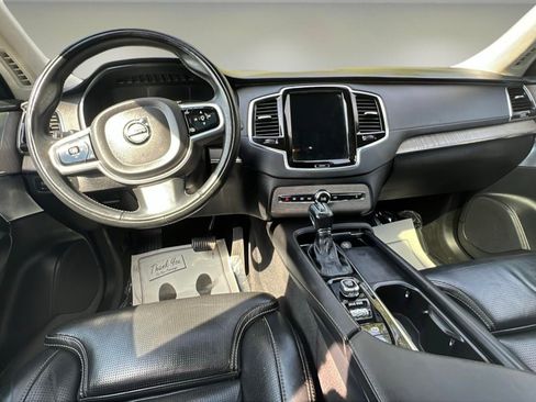Used 2021 Volvo XC90 T6 Inscription w/ Lounge Package image 9