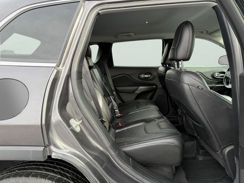 Used 2020 Jeep Cherokee Limited image 25