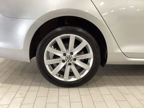 Used 2017 Volkswagen Golf S FWD image 24