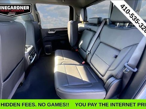 New 2026 GMC Sierra 2500 Denali w/ Denali Reserve Package AWD/4WD image 9