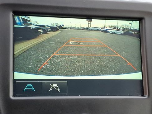 Used 2018 Chevrolet Equinox LT image 18