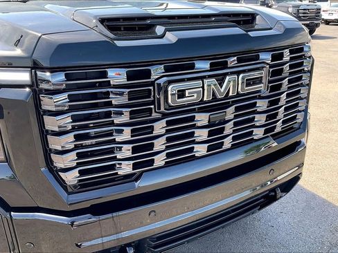 Used 2025 GMC Sierra 2500 Denali Ultimate image 35