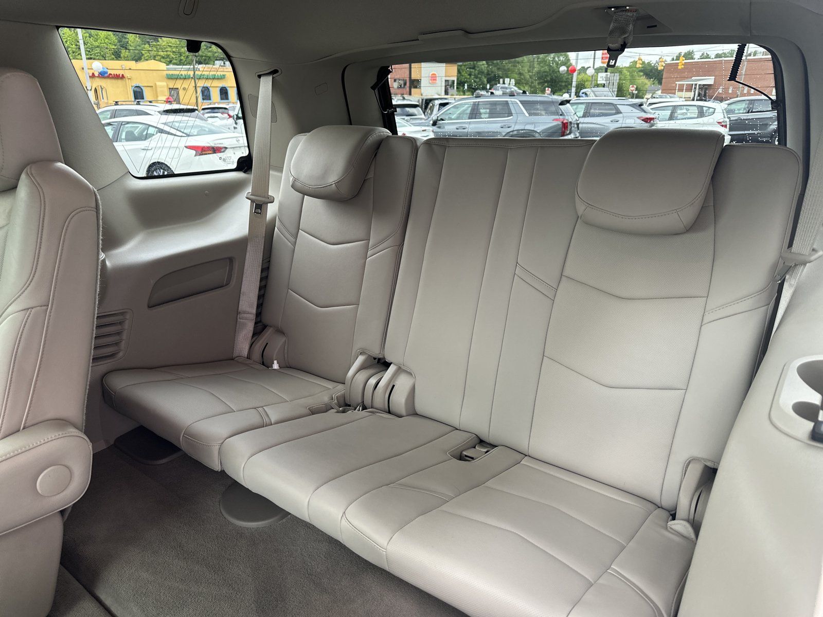 Used 2020 Cadillac Escalade Luxury AWD/4WD image 22