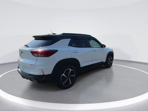 Used 2023 Chevrolet TrailBlazer RS w/ Sun and Liftgate Package image 11