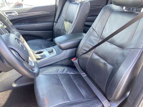 Used 2018 Jeep Grand Cherokee Limited w/ Luxury Group II image 16