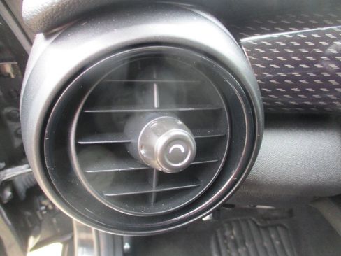 Used 2016 MINI Cooper S FWD image 19