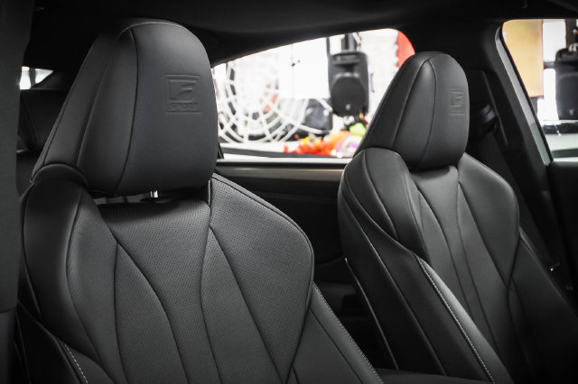 Certified 2024 Lexus ES 300h F Sport FWD image 26