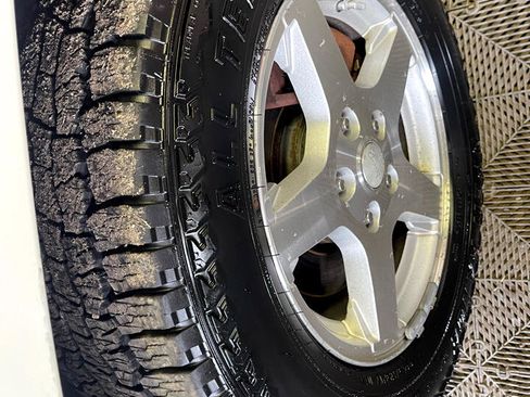 Used 2005 Jeep Grand Cherokee Limited image 28