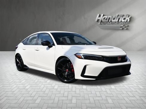 Used 2023 Honda Civic Type R image 2