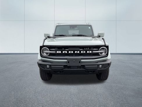 Used 2024 Ford Bronco Outer Banks image 3