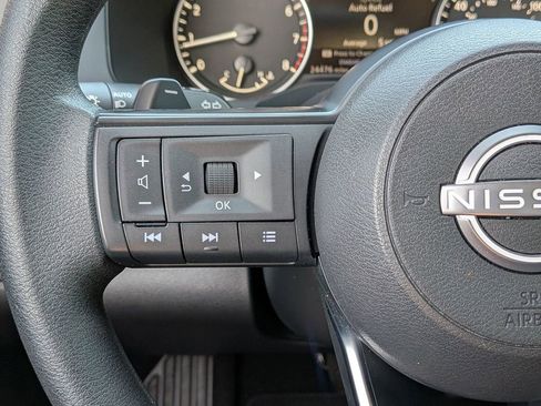 Used 2024 Nissan Pathfinder S image 26