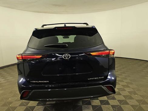 Used 2024 Toyota Highlander Limited AWD/4WD image 5