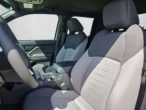 Used 2025 Toyota Tacoma TRD Sport AWD/4WD image 16