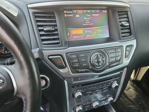 Used 2020 Nissan Pathfinder SL AWD/4WD image 24