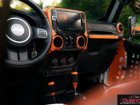 Used 2018 Jeep Wrangler Unlimited Sport S AWD/4WD image 20