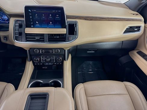 Used 2024 Chevrolet Suburban Premier image 24