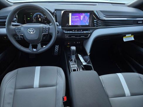 Used 2026 Toyota Camry SE FWD image 13