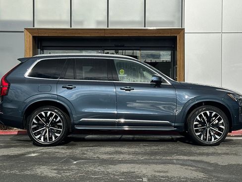 New 2026 Volvo XC90 T8 Plus w/ Protection Package Premier AWD/4WD image 8
