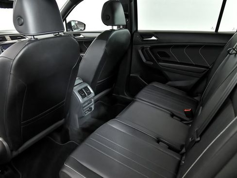 Certified 2024 Volkswagen Tiguan SE R-Line AWD/4WD image 11