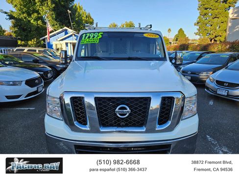 Used 2019 Nissan NV 3500 SL image 2