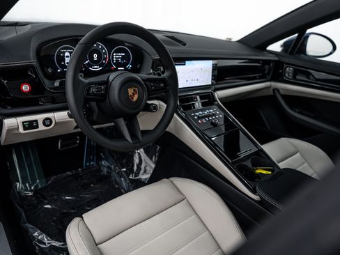 Certified 2026 Porsche Panamera 4 AWD/4WD image 4