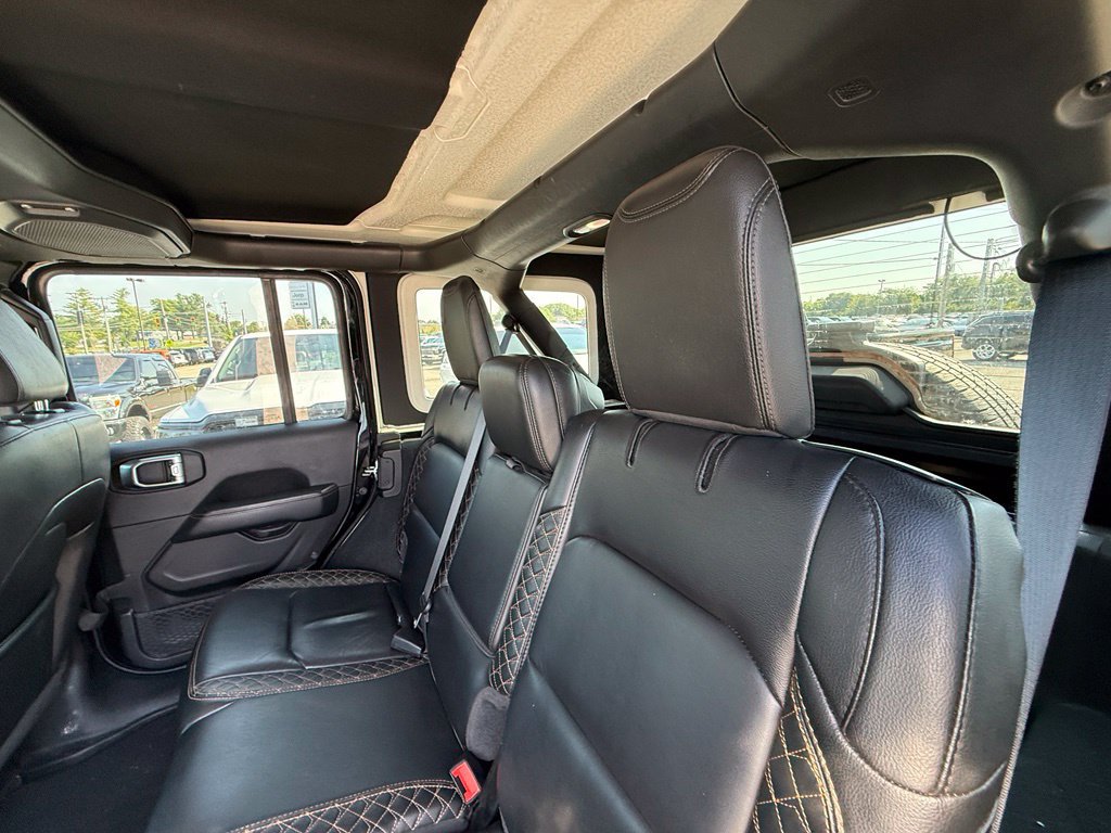 Used 2022 Jeep Wrangler Unlimited Sahara AWD/4WD image 24