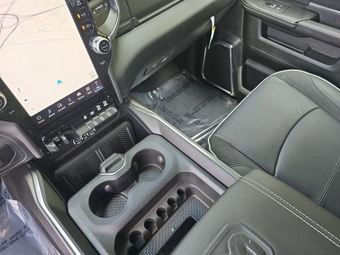 New 2026 RAM 2500 Laramie AWD/4WD image 25