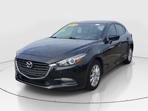 Used 2018 MAZDA MAZDA3 Sport FWD image 2