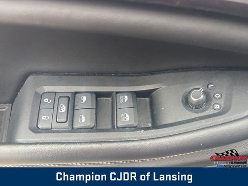 Used 2022 Jeep Grand Cherokee Altitude AWD/4WD image 14