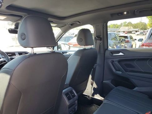 Used 2024 Volkswagen Tiguan SE R-Line image 11