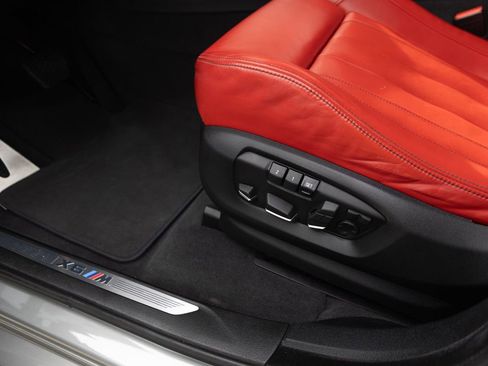 Used 2015 BMW X6 M image 9