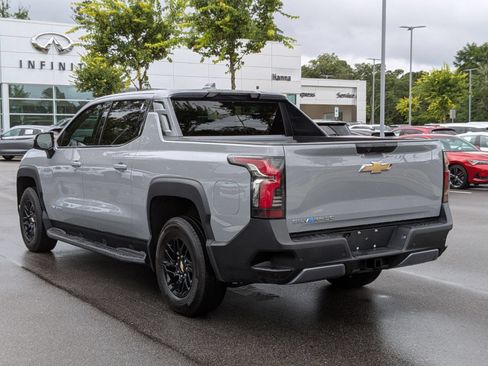 Used 2026 Chevrolet Silverado EV LT AWD/4WD image 5