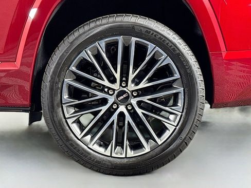 New 2026 GMC Terrain Denali w/ LPO, Black Badging Package image 31