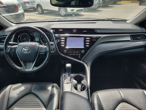 Used 2019 Toyota Camry SE FWD image 13