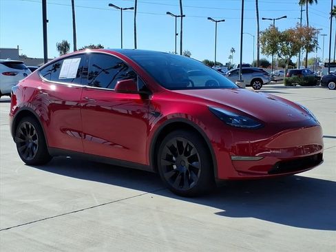 Used 2023 Tesla Model Y Long Range image 7