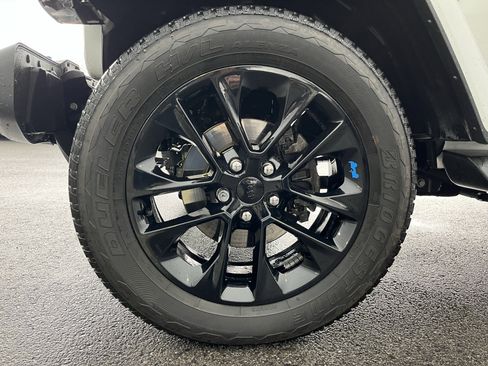 Used 2023 Jeep Wrangler Unlimited Sahara w/ Cold Weather Group image 11