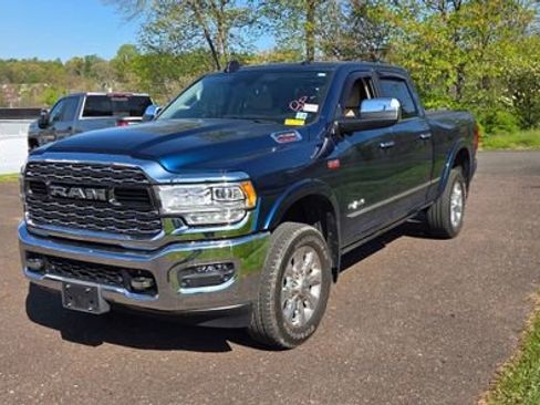 Used 2022 RAM 2500 Limited AWD/4WD image 3