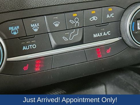 Used 2020 Ford Escape SE FWD image 23