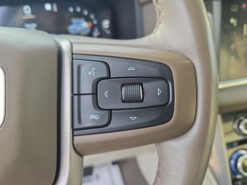 Used 2023 GMC Yukon Denali w/ Advanced Technology Package image 17