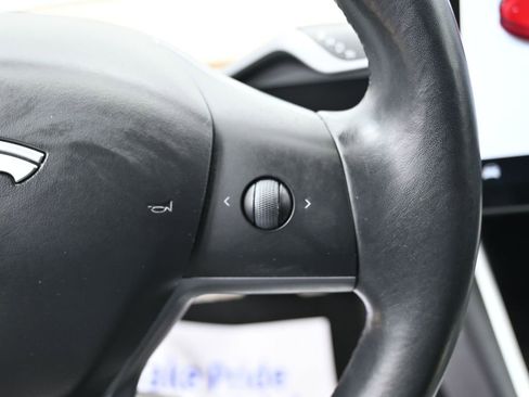 Used 2018 Tesla Model 3 Performance image 13