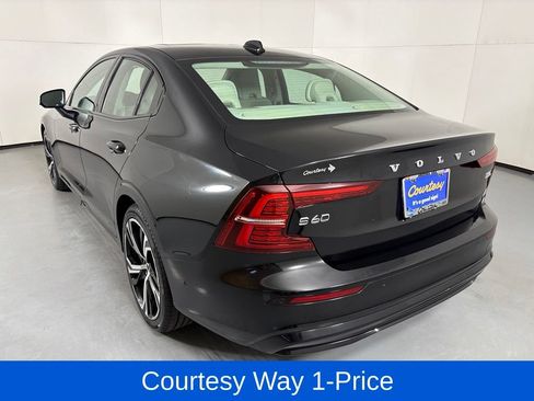 Used 2024 Volvo S60 B5 Plus FWD image 8
