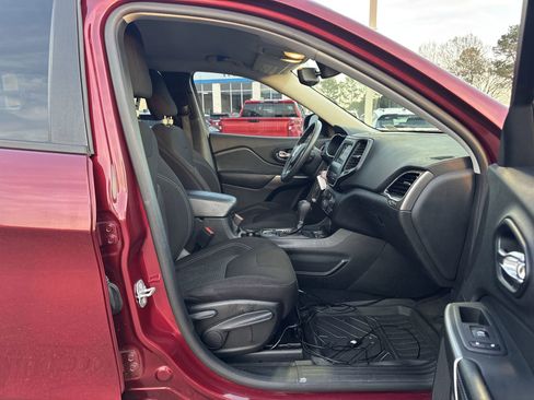 Used 2021 Jeep Cherokee Latitude image 32