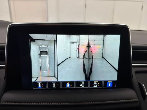 Used 2024 GMC Yukon AT4 w/ Technology Package AWD/4WD image 34