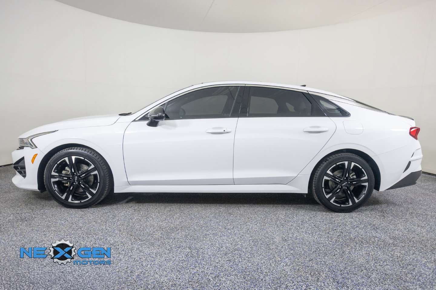 Used 2022 Kia K5 GT-Line w/ GT-Line FWD Premium Package image 5